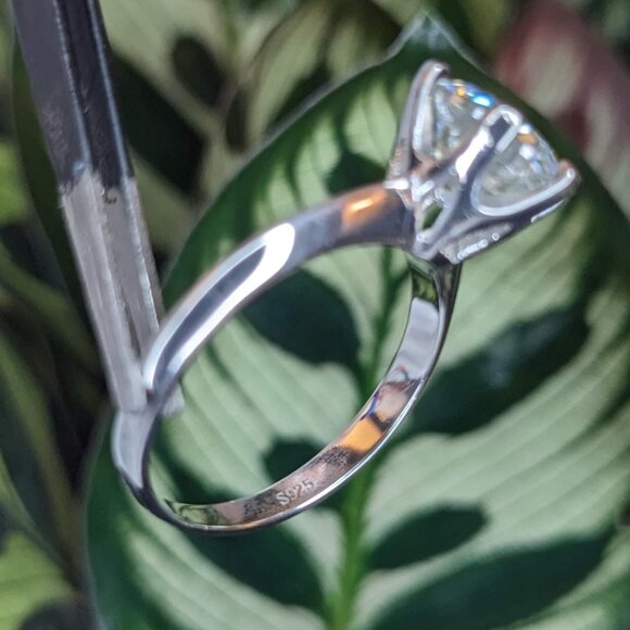 New 3 carat Round Brilliant Cut Solitaire Engagement Ring - Picture 11 of 15